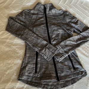 ✨Beautiful✨ lululemon Define Jacket in Heatherd grey size 4